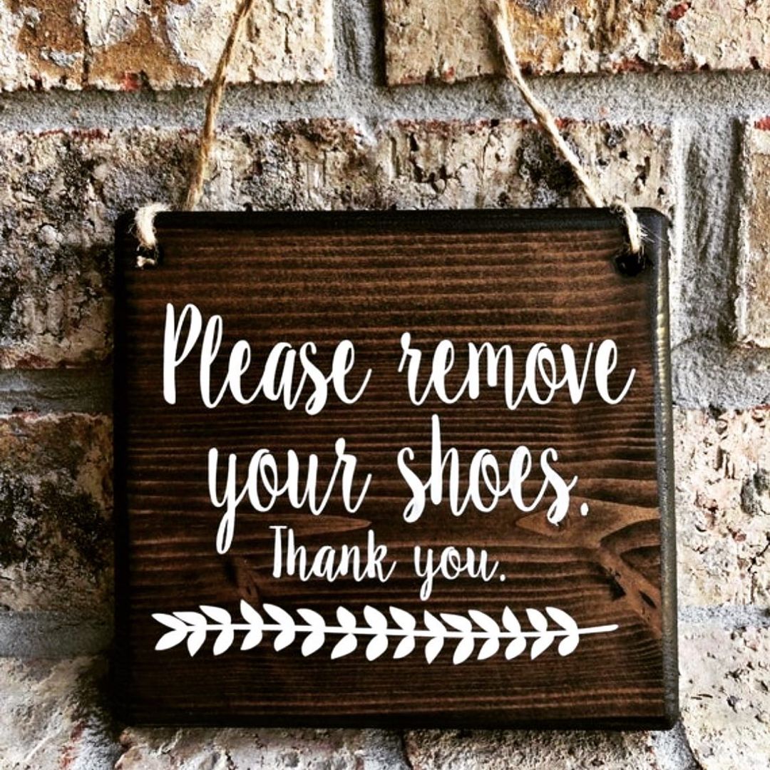 cliomakeup-togliere-scarpe-prima-entrare-casa-17-cartello