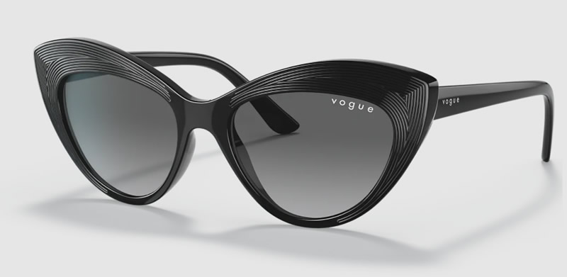 cliomakeup-occhiali-sole-2021-11-vogue-nero
