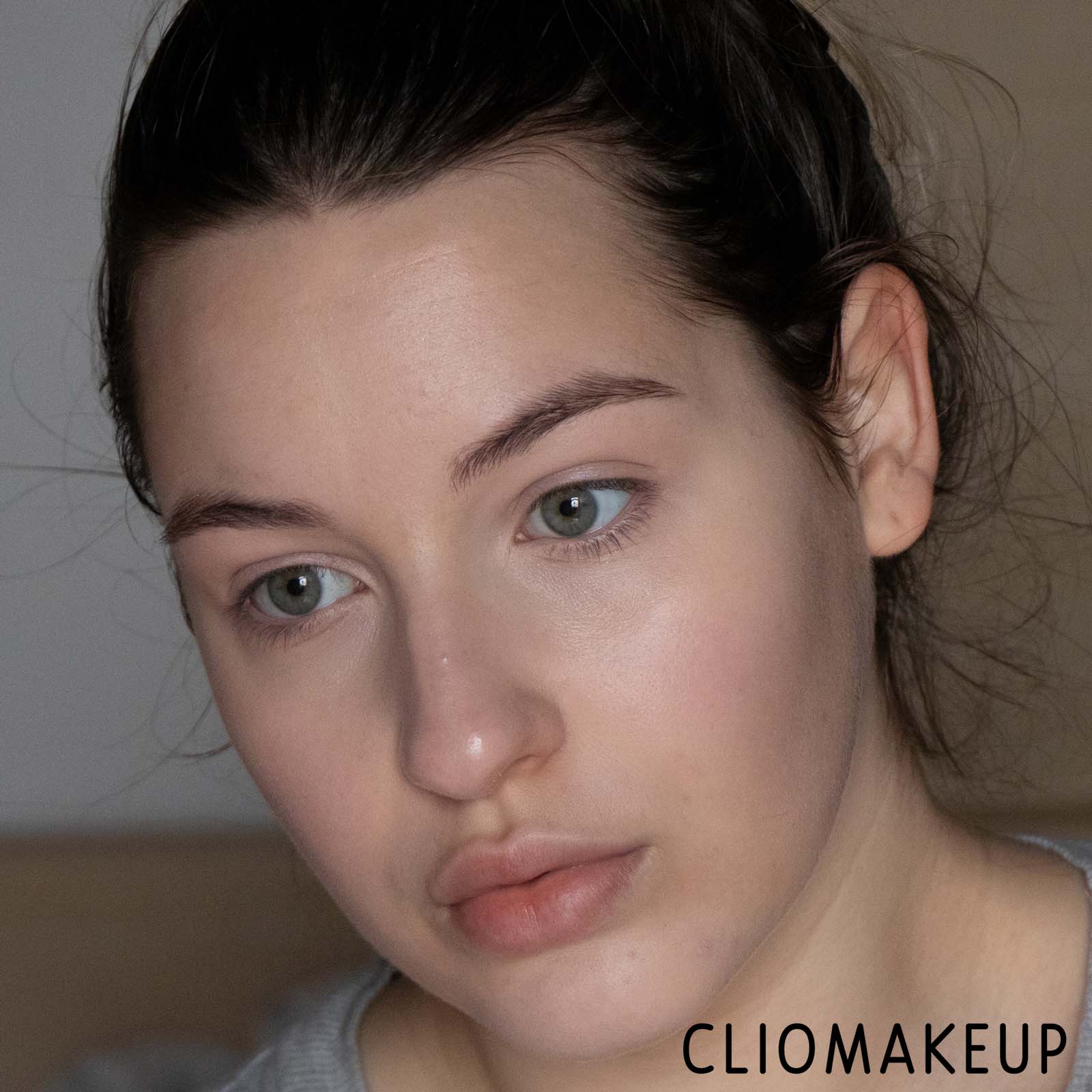 cliomakeup-recensione-cipria-Revolution-Pro-Loose-Finishing-Powder-10