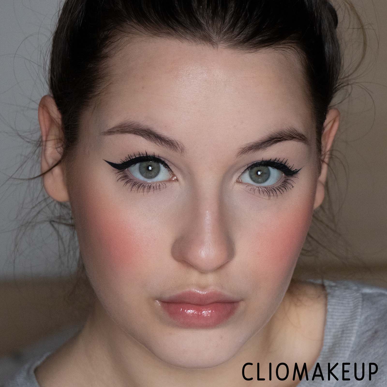 cliomakeup-recensione-cipria-Revolution-Pro-Loose-Finishing-Powder-14