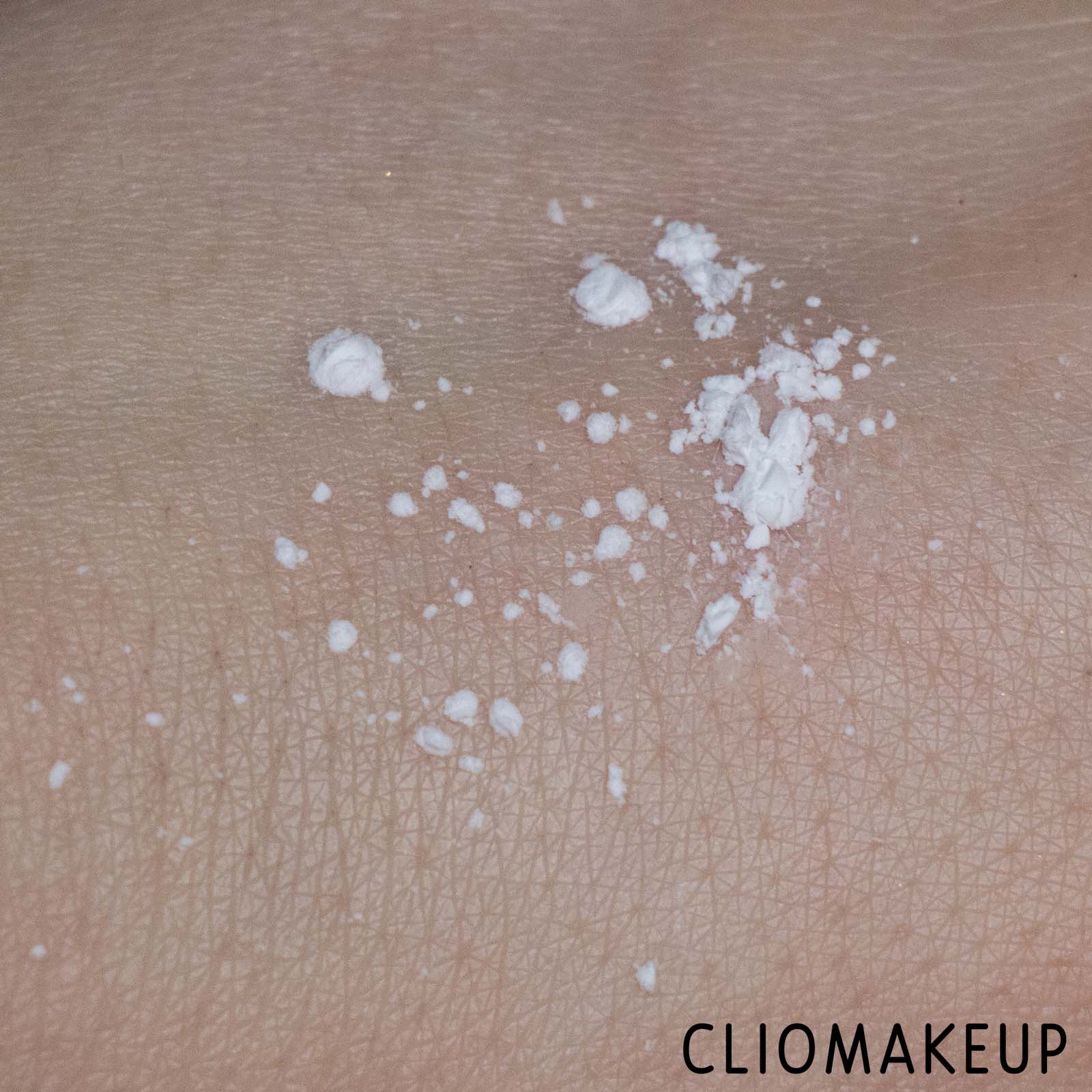cliomakeup-recensione-cipria-Revolution-Pro-Loose-Finishing-Powder-6