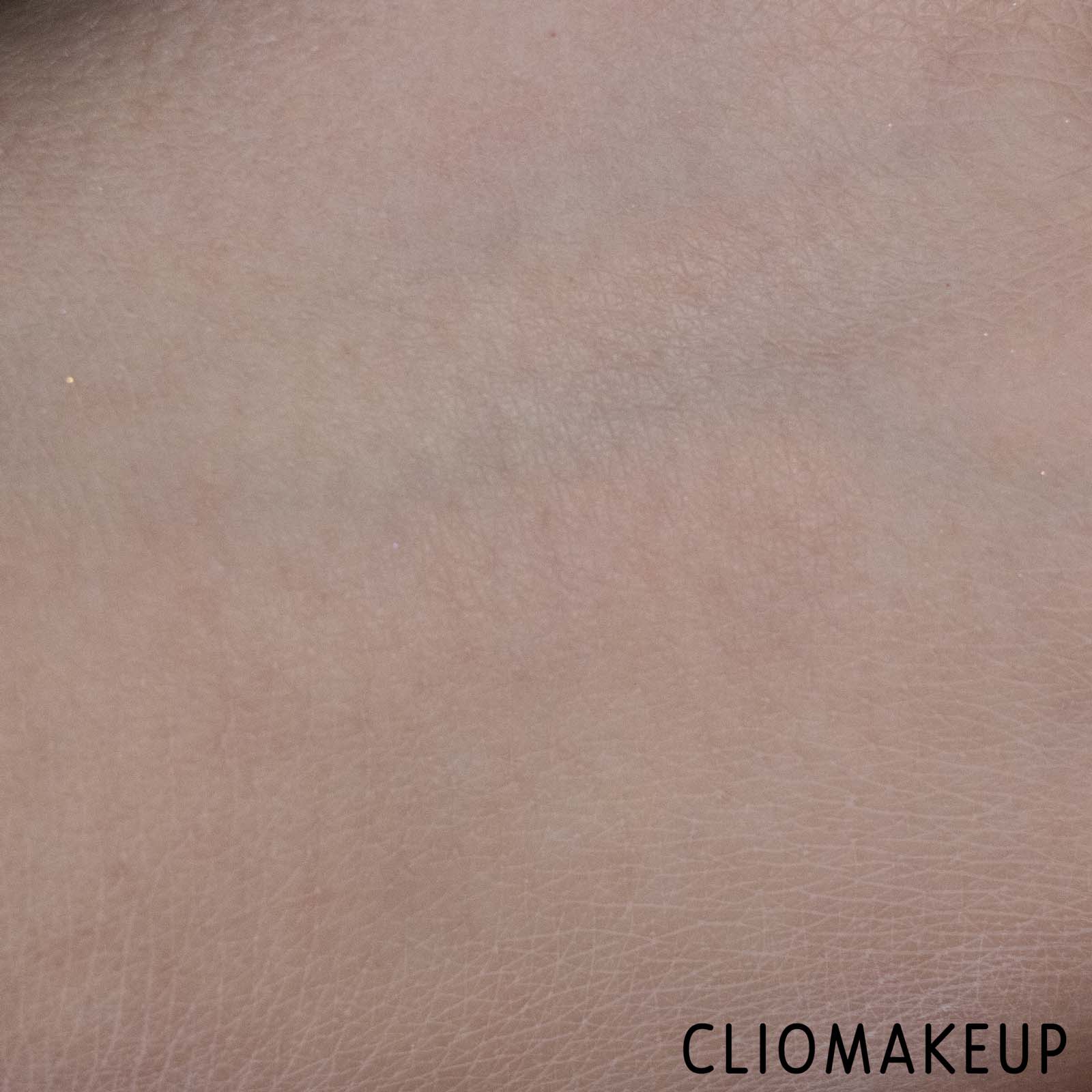 cliomakeup-recensione-cipria-Revolution-Pro-Loose-Finishing-Powder-8