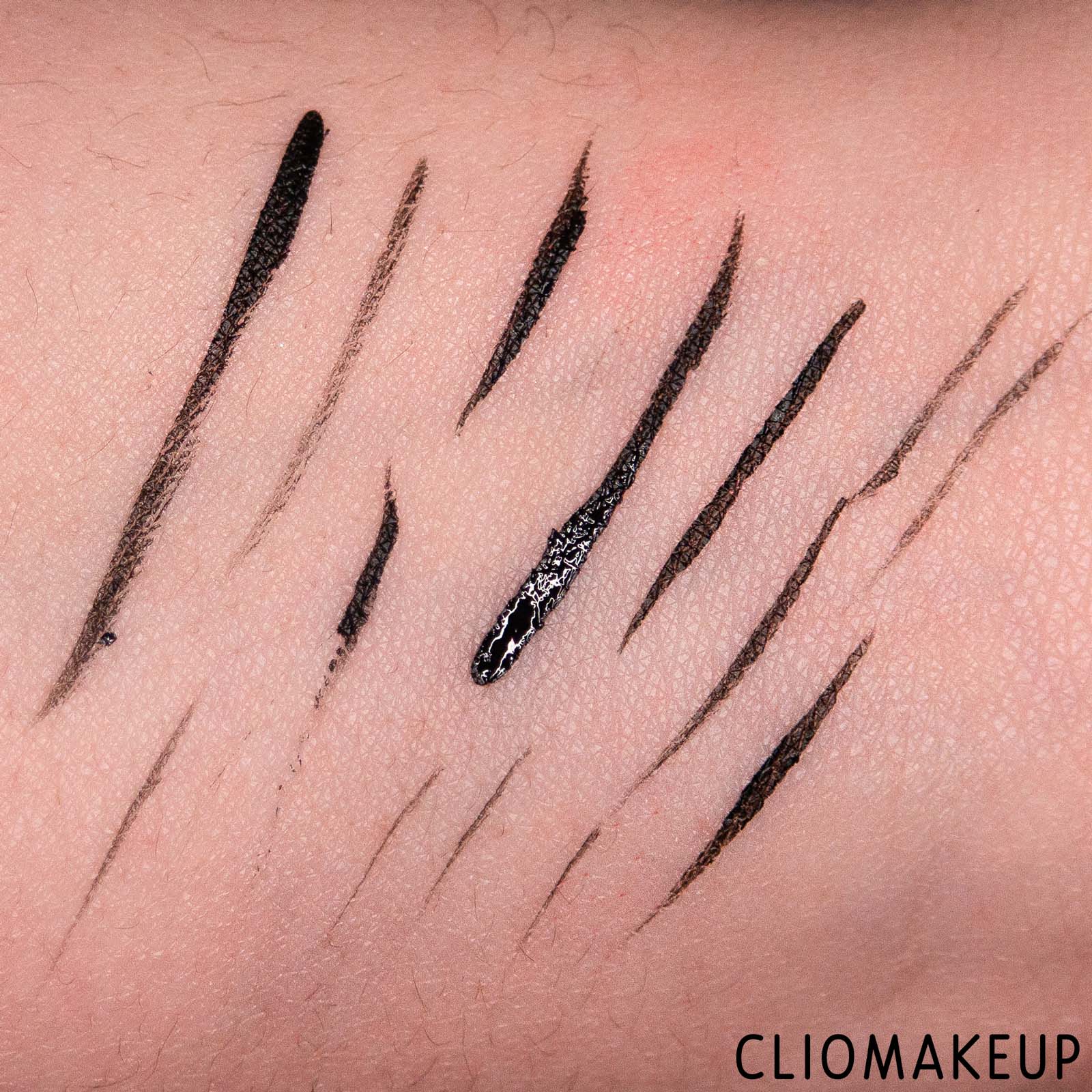 cliomakeup-recensione-eyeliner-astra-eyeliner-effetto-nero-intenso-7