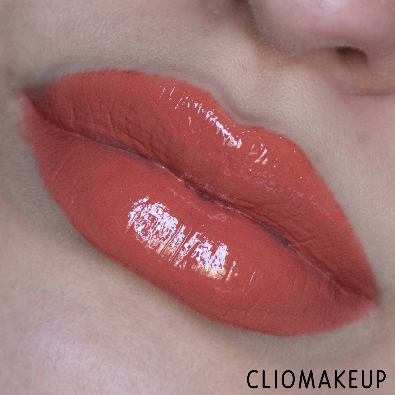 cliomakeup-Recensione-Balsamo-labbra-Recensione-Balsamo-Labbra-Charlotte-Tilbury-Hyaluronic-Happikiss-Colour-Balm-10