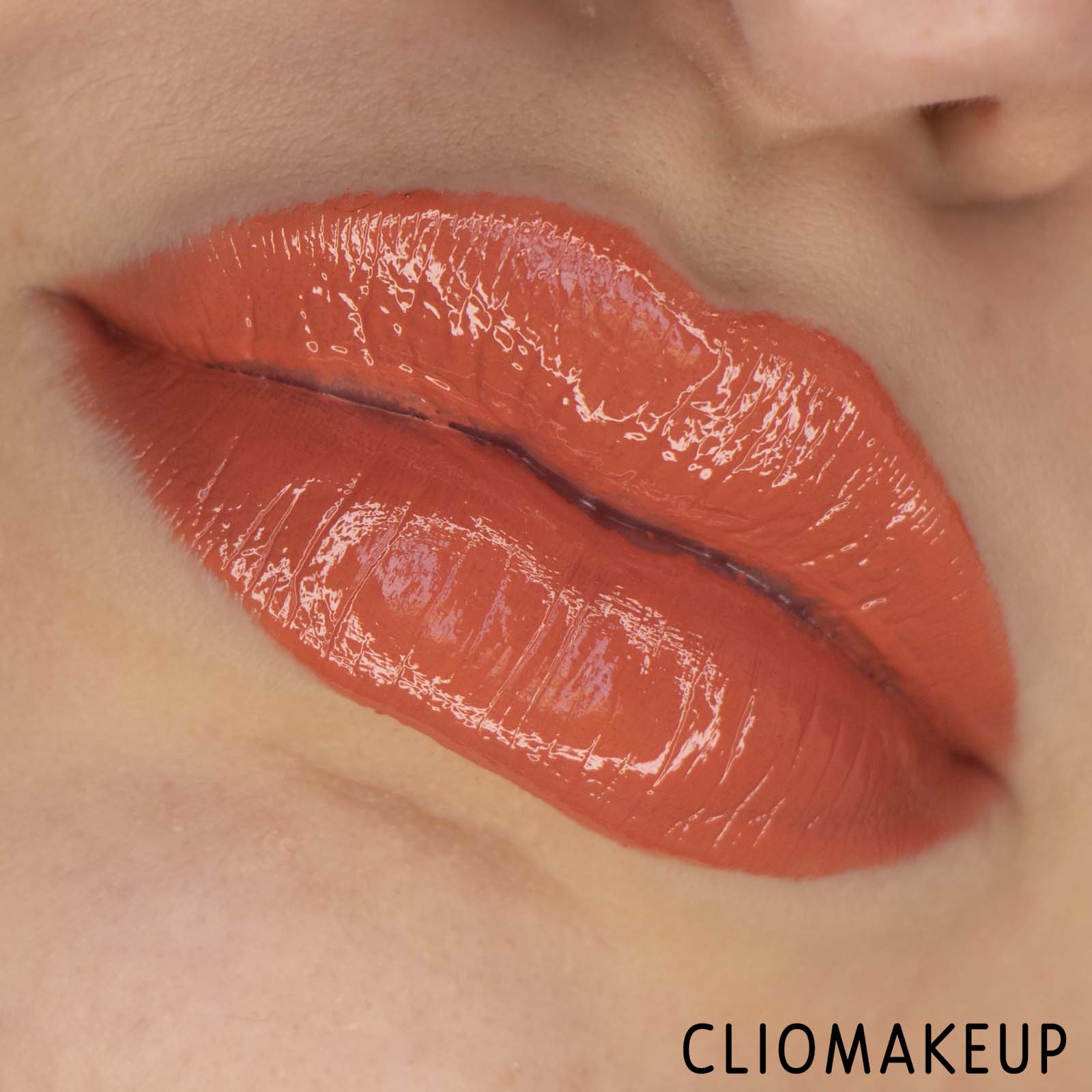 cliomakeup-Recensione-Balsamo-labbra-Recensione-Balsamo-Labbra-Charlotte-Tilbury-Hyaluronic-Happikiss-Colour-Balm-11