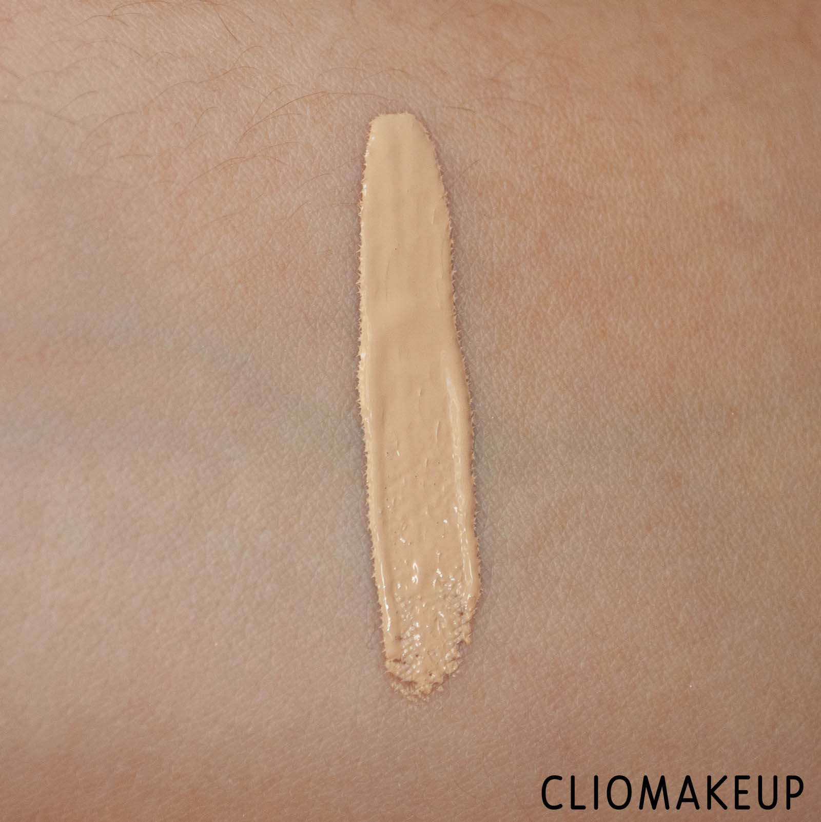 cliomakeup-recensione-correttore-wycon-lilitech-invasion-beat-the-dark-liquid-concealer-6