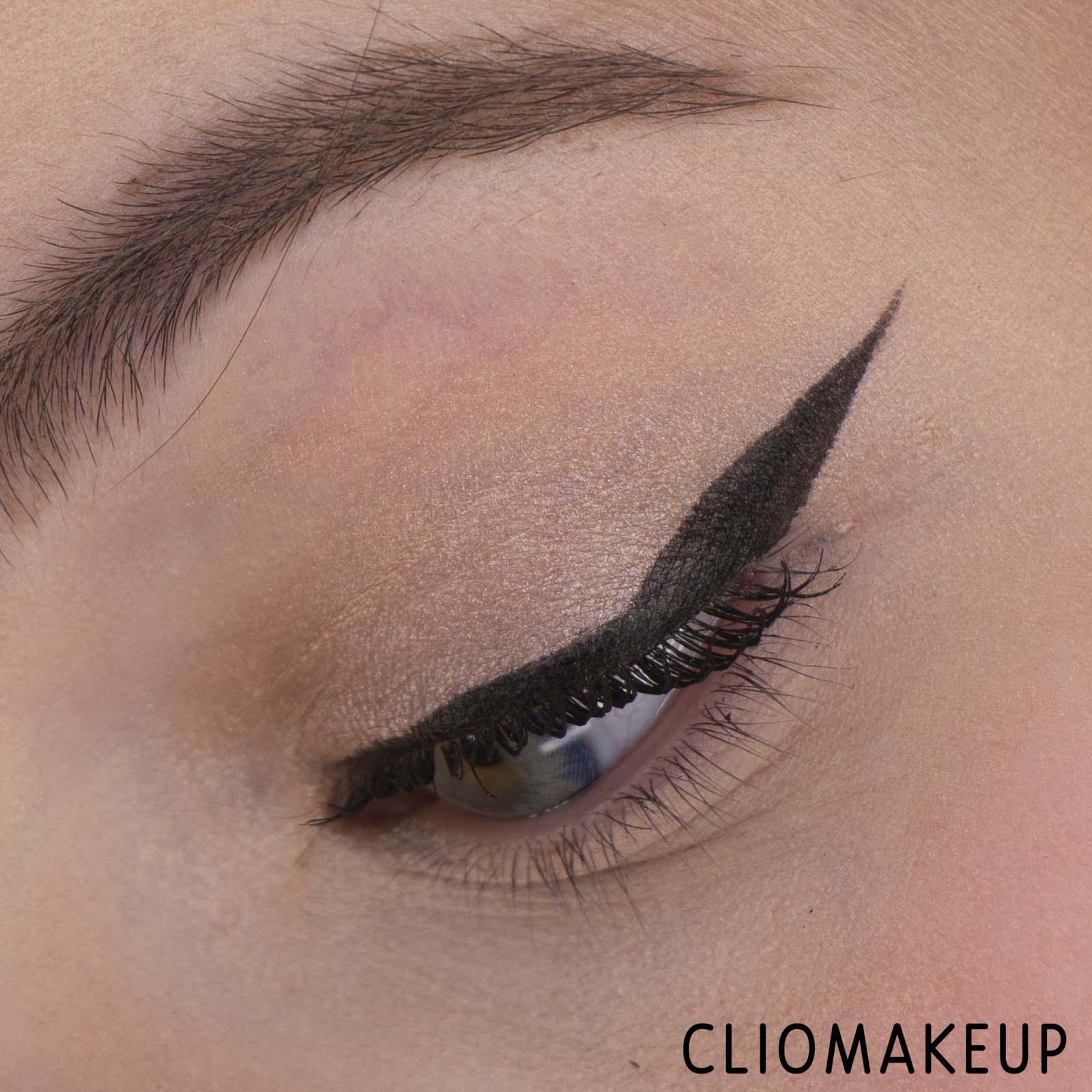 cliomakeup-recensione-eyeliner-Kiko-Ultimate-Pen-Long-Wear-Eyeliner-13