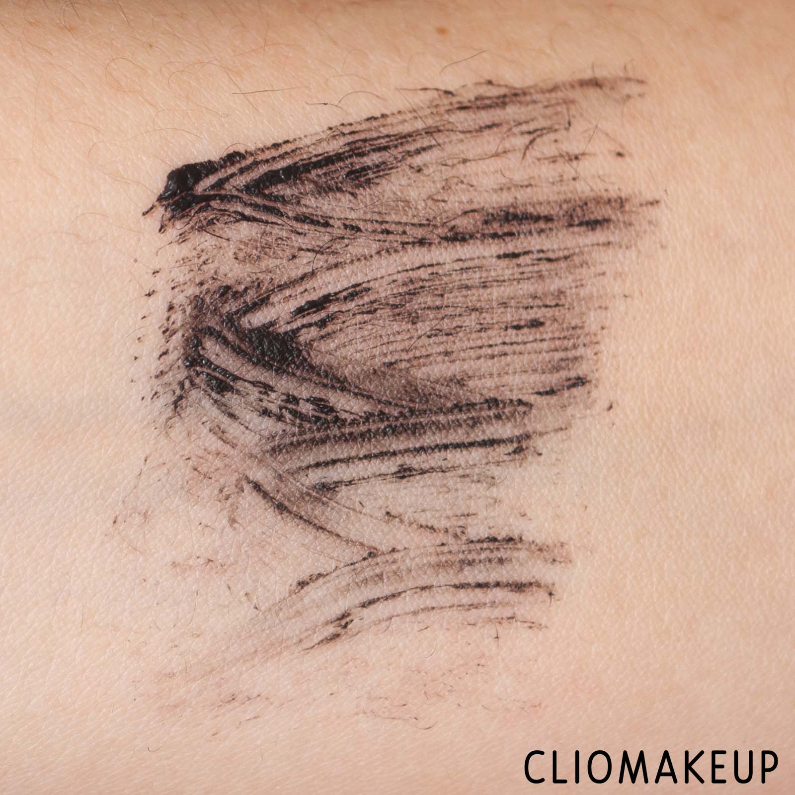 cliomakeup-recensione-mascara-benefit-theyre-real-magnet-mascara-ultra-allungante-7