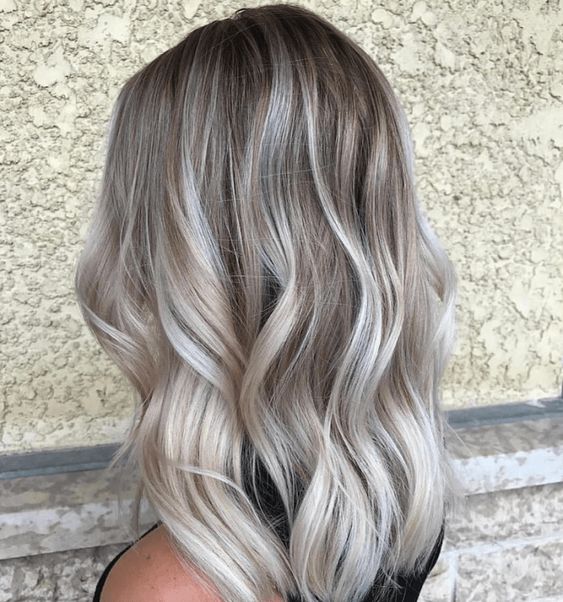 Cliomakeup-colori-capelli-pantone-2021-grigio-ultimate-gray