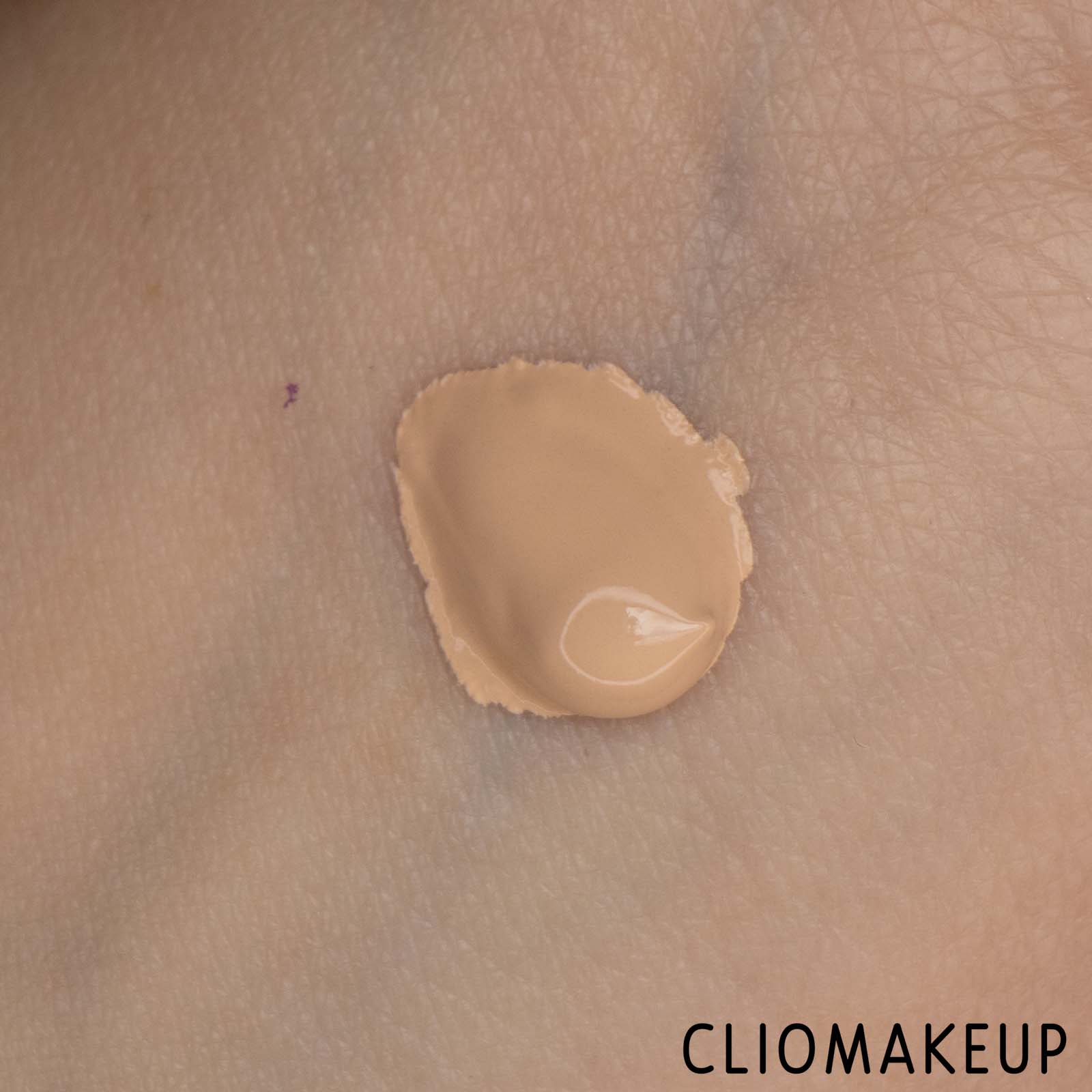 cliomakeup-Recensione-Fondotinta-Maybelline-Super-Stay-Active-Wear-Foundation-7