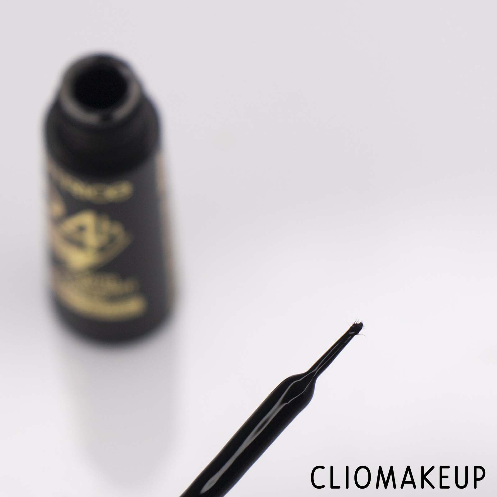 cliomakeup-Recensione-Recensione-Eyeliner-Catrice-24h-Brush-Liner-Eyeliner-5