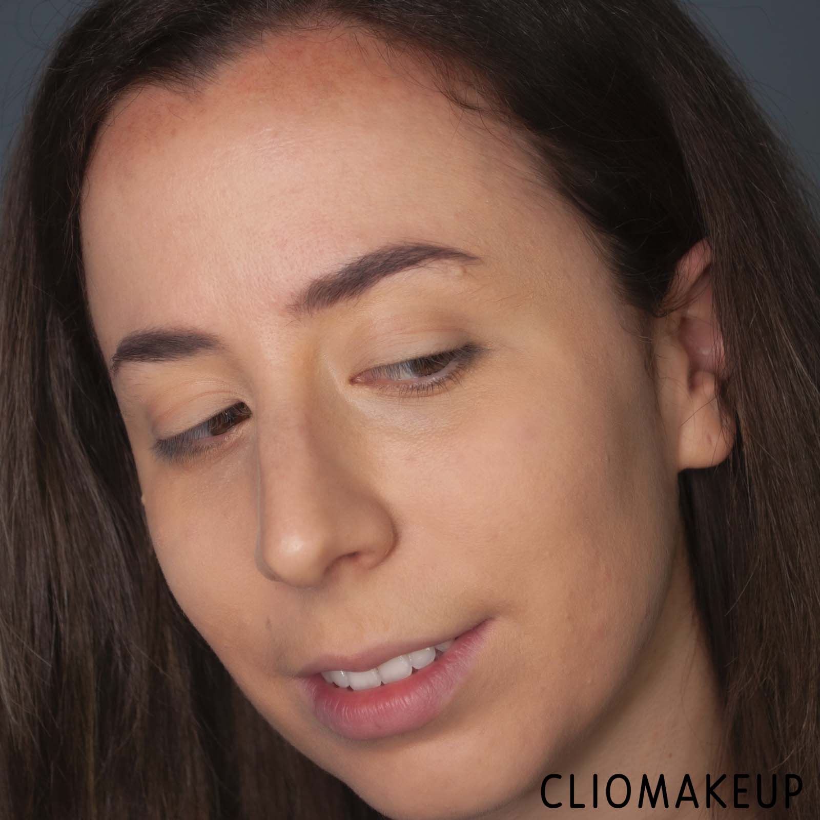cliomakeup-recensione-cipria-shiseido-synchro-skin-invisible-silk-loose-powder-10