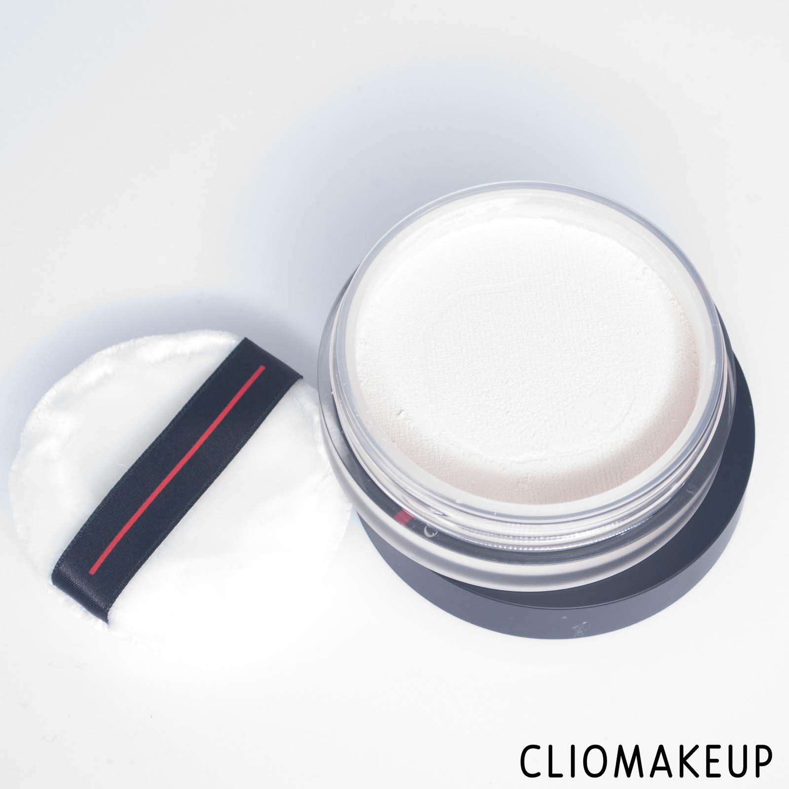 cliomakeup-recensione-cipria-shiseido-synchro-skin-invisible-silk-loose-powder-5