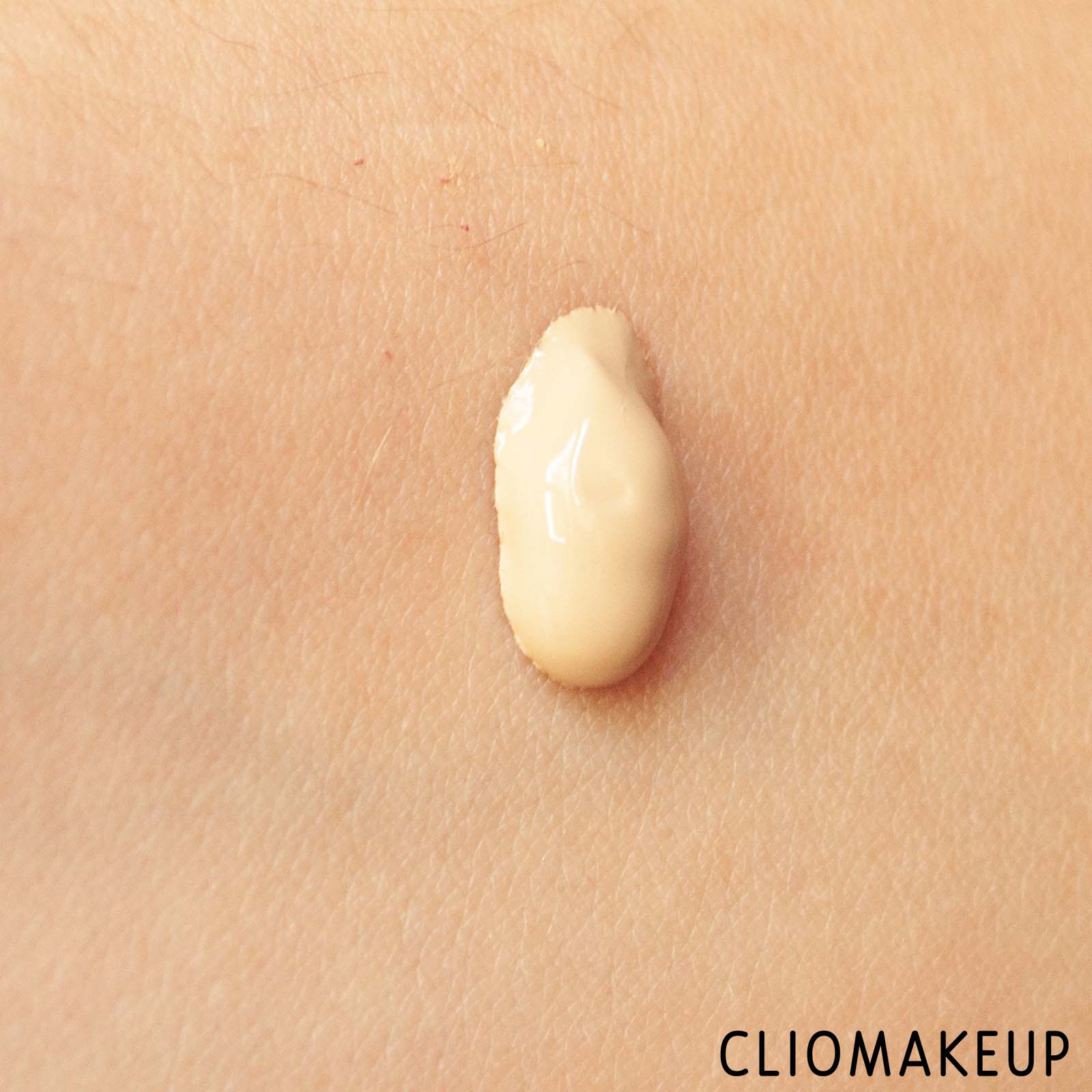 cliomakeup-recensione-fondotinta-essence-stay-all-day-16h-long-lasting-foundation-6