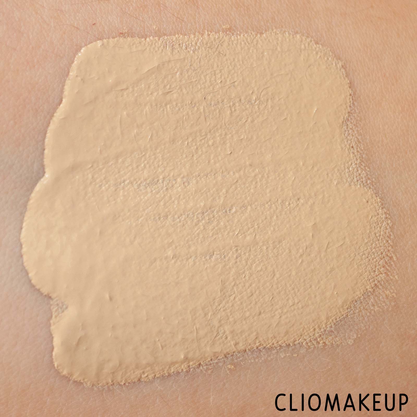 cliomakeup-recensione-fondotinta-essence-stay-all-day-16h-long-lasting-foundation-8