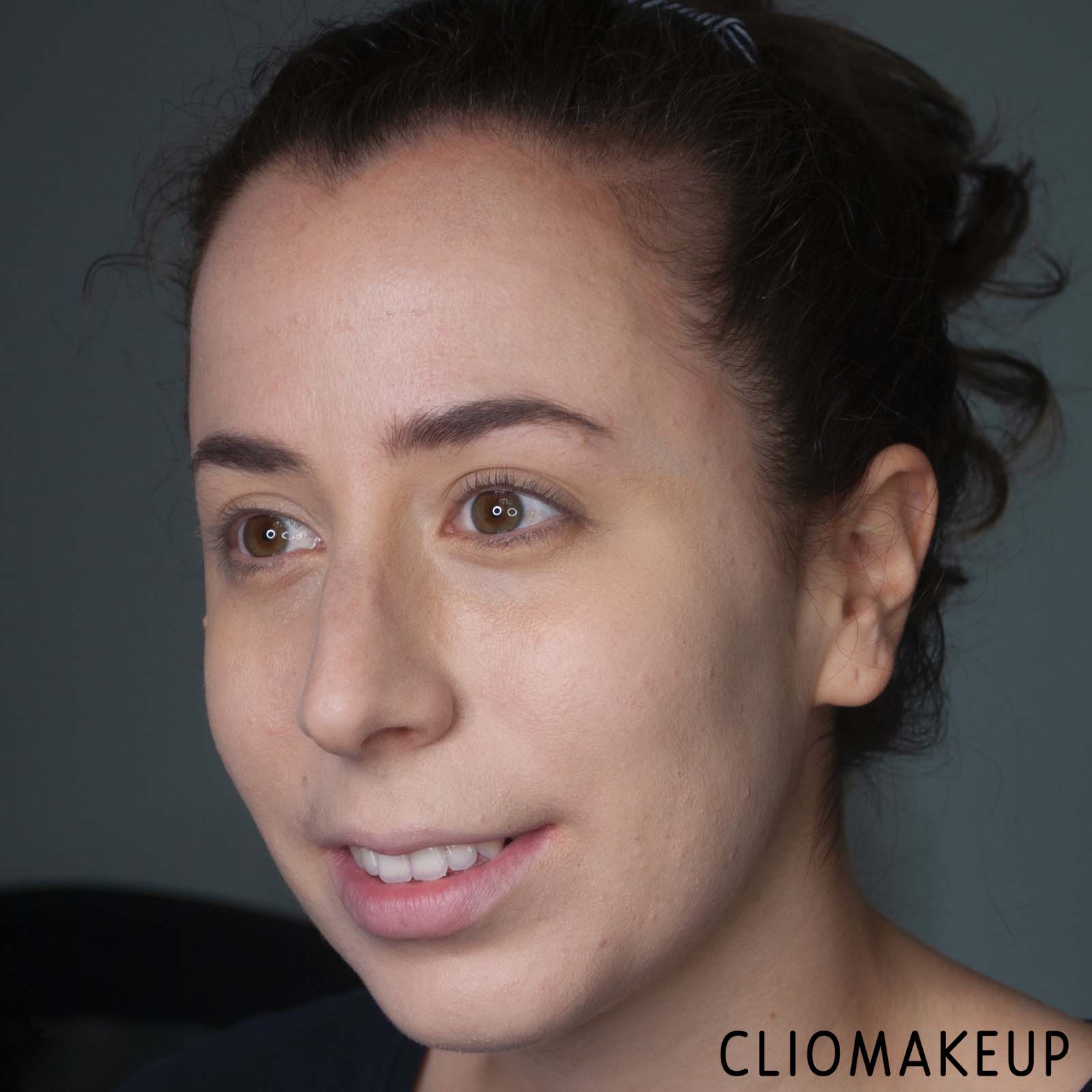 cliomakeup-recensione-fondotinta-fenty-beauty-eaze-drop-blurring-skin-tint-13