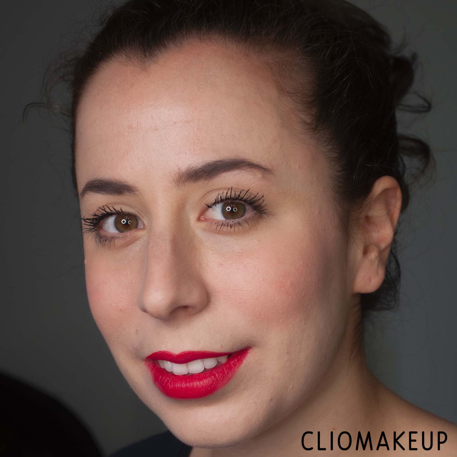 cliomakeup-recensione-fondotinta-fenty-beauty-eaze-drop-blurring-skin-tint-15