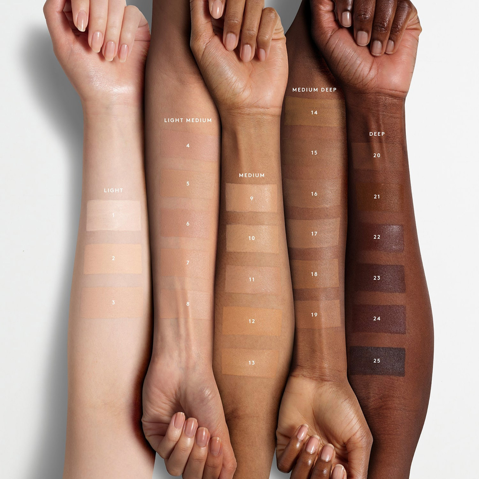 cliomakeup-recensione-fondotinta-fenty-beauty-eaze-drop-blurring-skin-tint-3