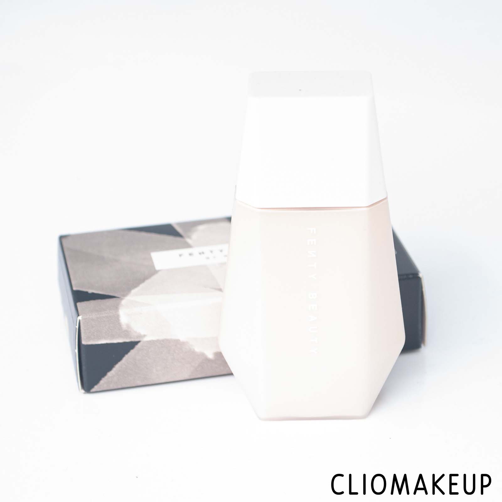 cliomakeup-recensione-fondotinta-fenty-beauty-eaze-drop-blurring-skin-tint-4