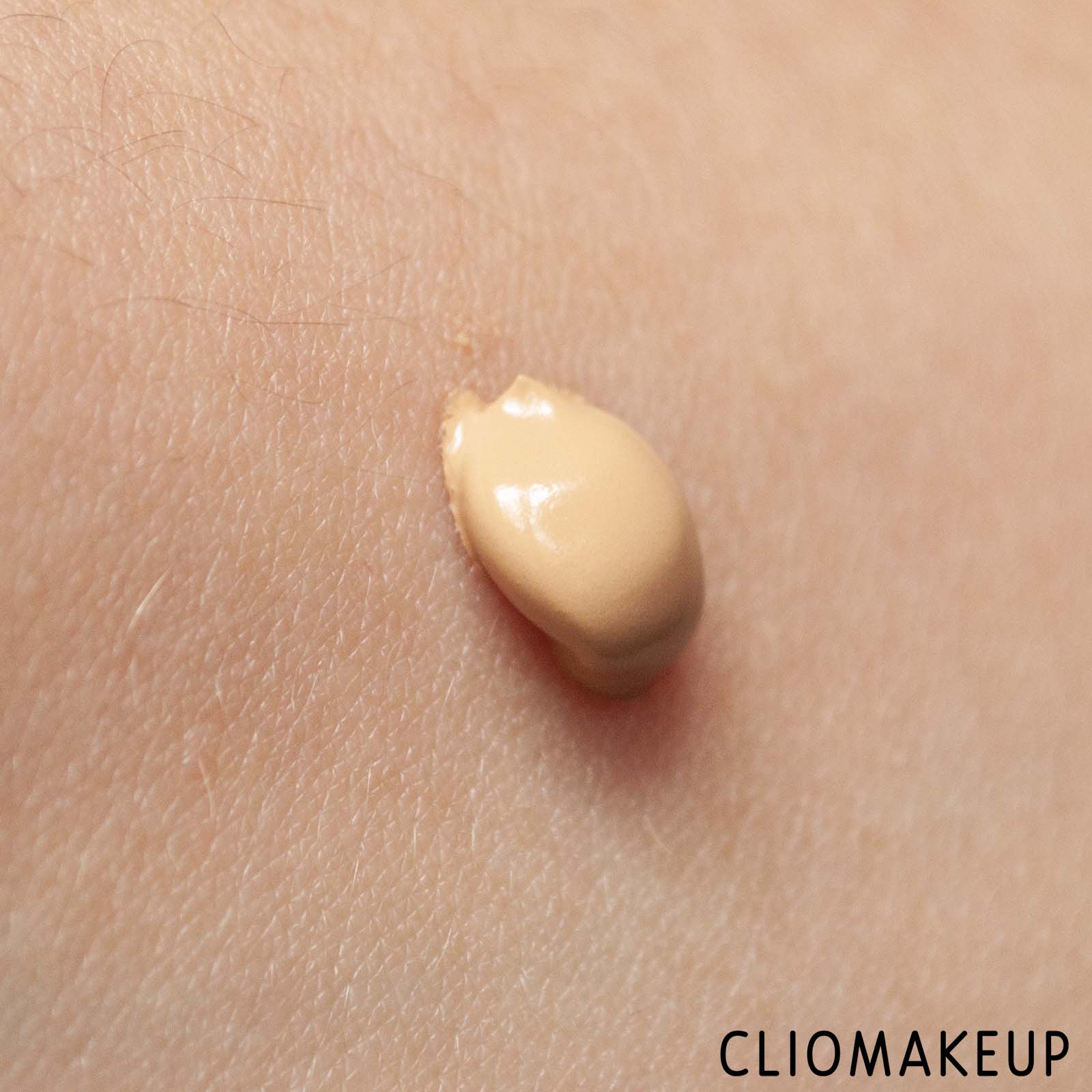 cliomakeup-recensione-fondotinta-lancome-skin-feels-good-hydrating-skin-tint-healthy-glow-spf-23-6
