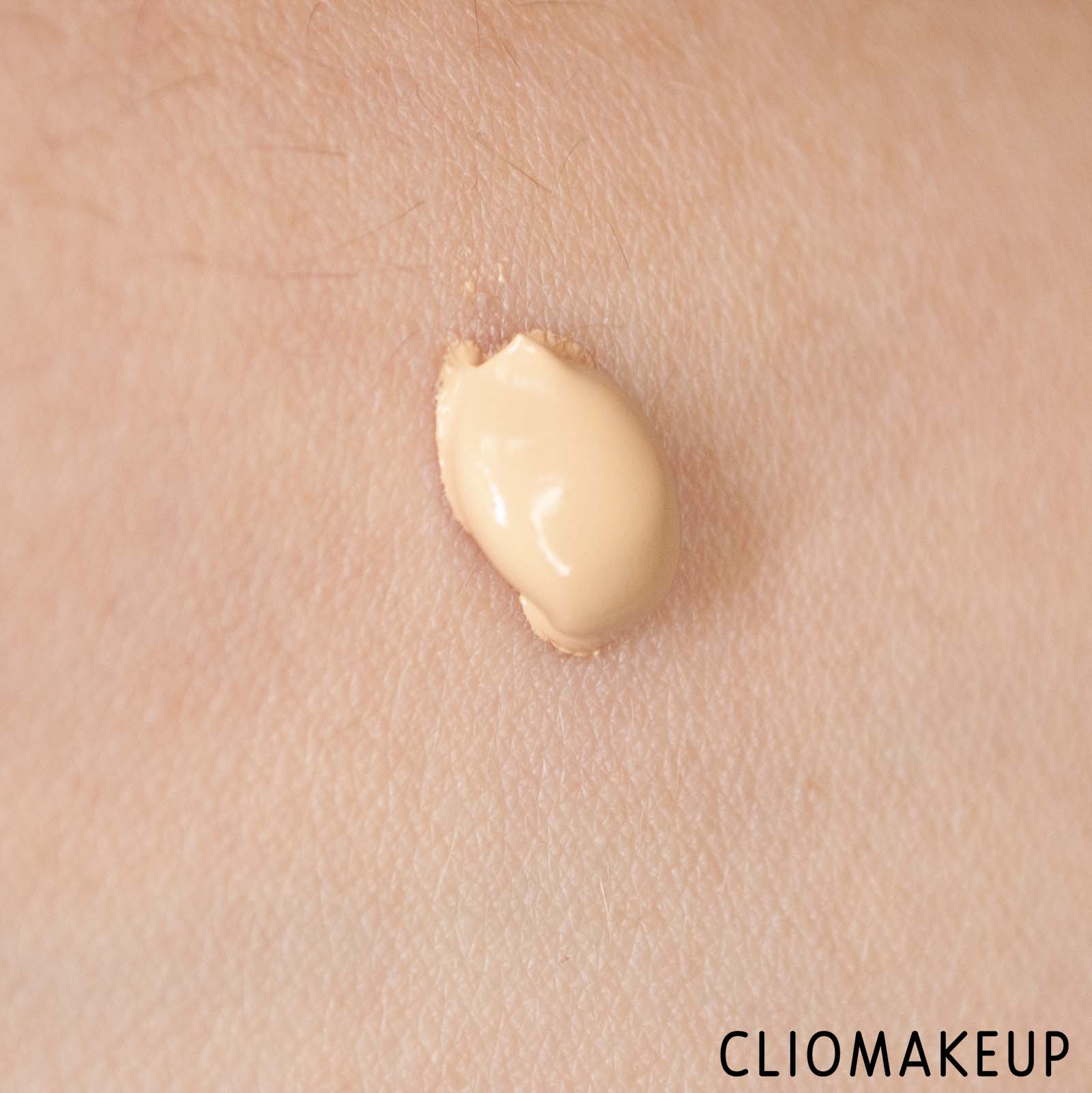 cliomakeup-recensione-fondotinta-lancome-skin-feels-good-hydrating-skin-tint-healthy-glow-spf-23-7