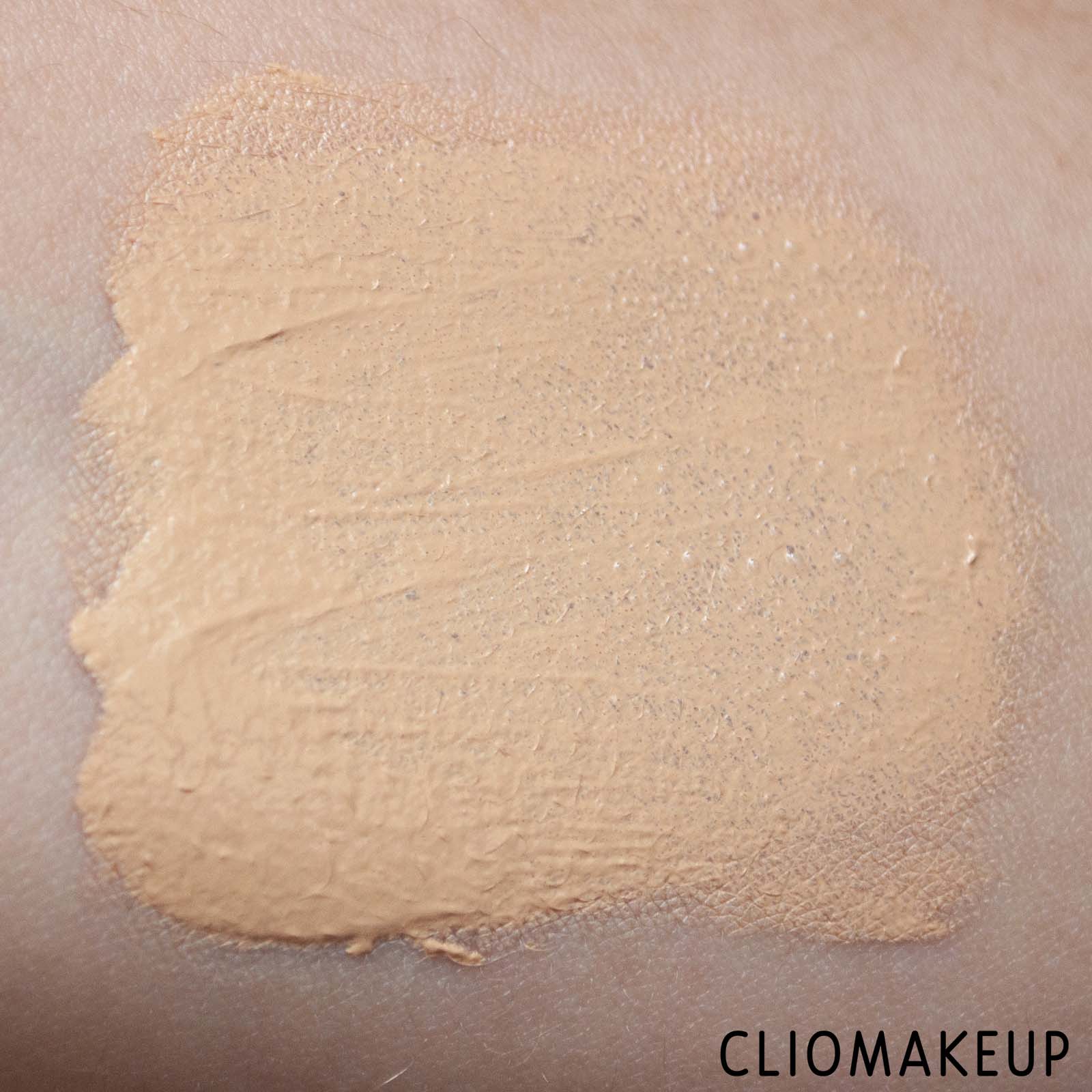 cliomakeup-recensione-fondotinta-lancome-skin-feels-good-hydrating-skin-tint-healthy-glow-spf-23-8