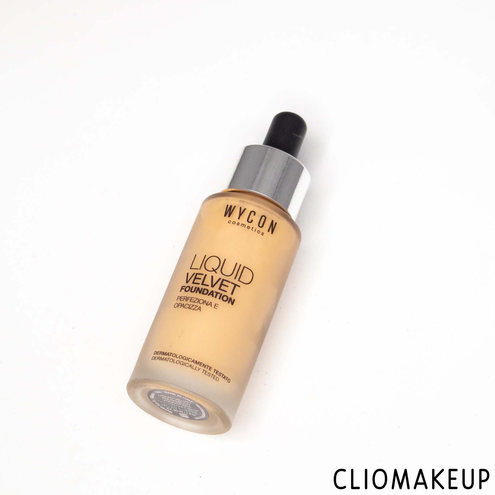 cliomakeup-recensione-fondotinta-wycon-liquid-velvet-foundation-fondotinta-liquido-mattificante-4