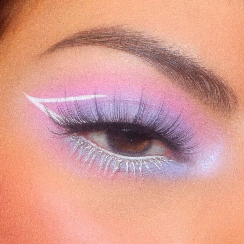 cliomakeup-trucco-primavera-2021-eyeliner-bianco