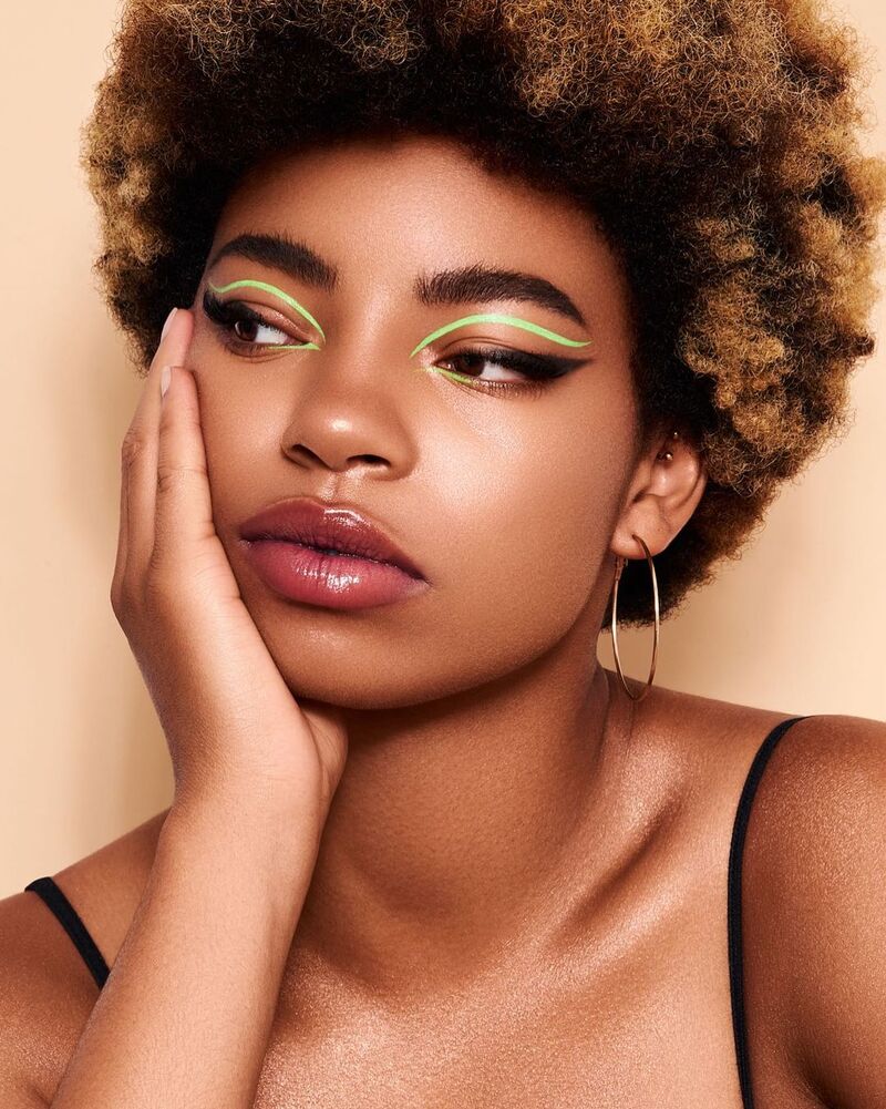 cliomakeup-trucco-primavera-2021-matite-colorate