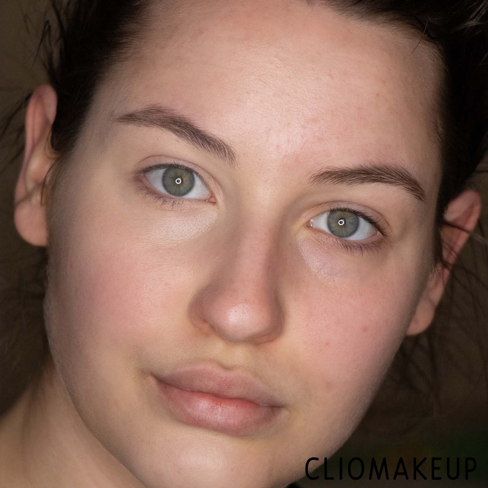 Cliomakeup-Recensione-Correttore-Tarte-Shape-Tape-Ultra-Creamy-Concealer-11