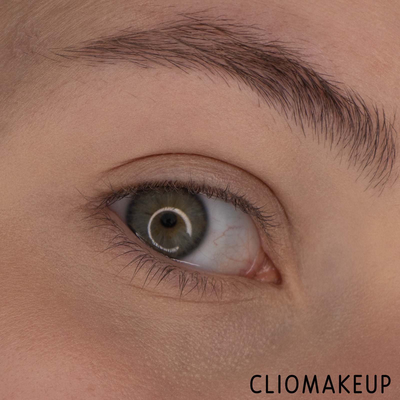 Cliomakeup-Recensione-Correttore-Tarte-Shape-Tape-Ultra-Creamy-Concealer-13