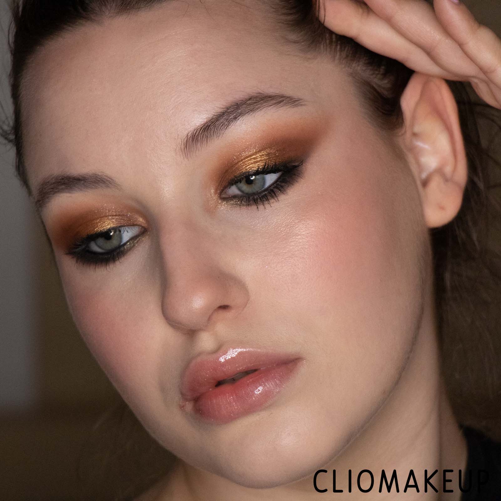 Cliomakeup-Recensione-Correttore-Tarte-Shape-Tape-Ultra-Creamy-Concealer-15