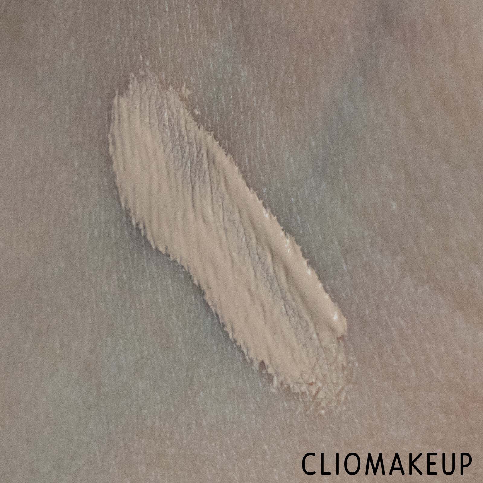 Cliomakeup-Recensione-Correttore-Tarte-Shape-Tape-Ultra-Creamy-Concealer-6