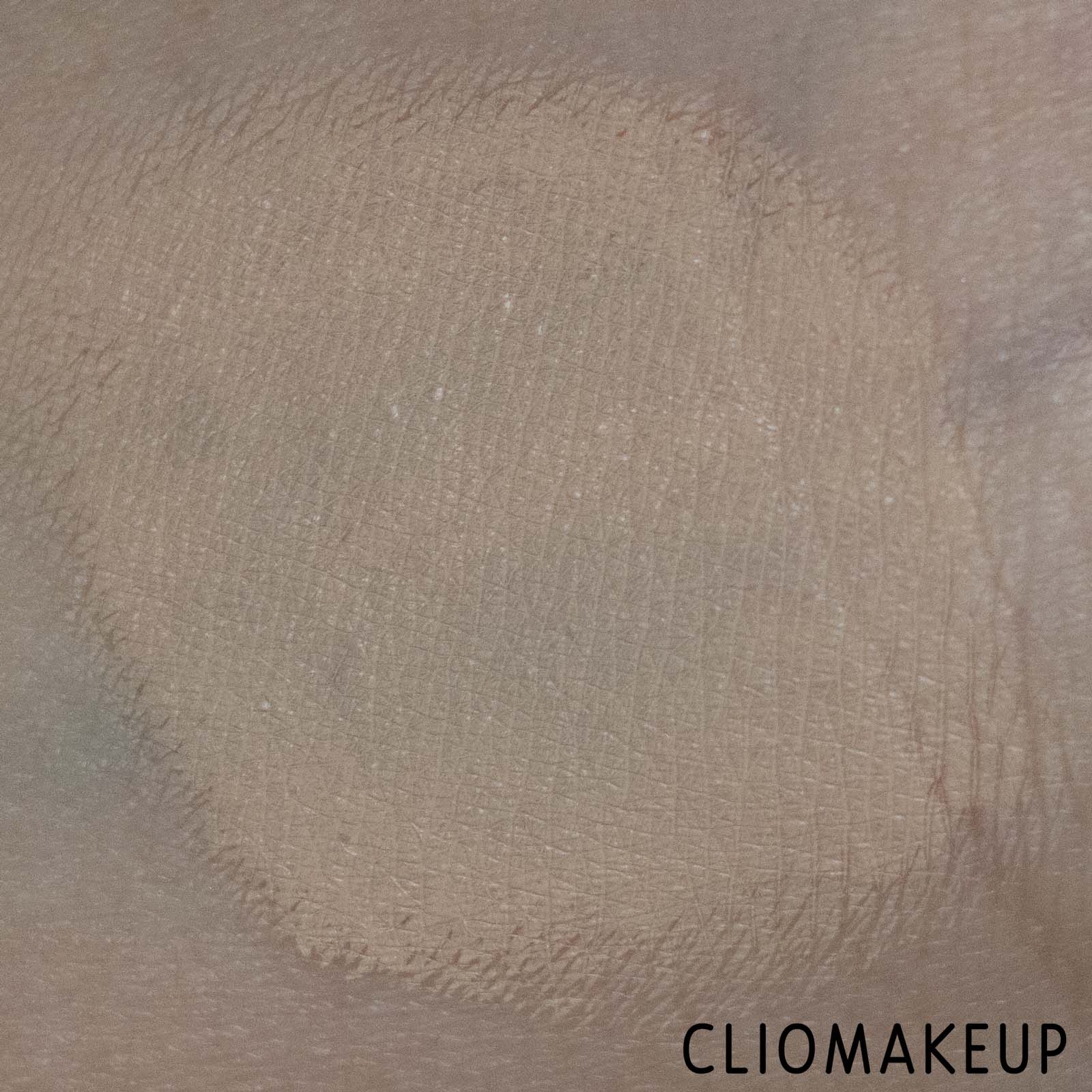 Cliomakeup-Recensione-Correttore-Tarte-Shape-Tape-Ultra-Creamy-Concealer-8