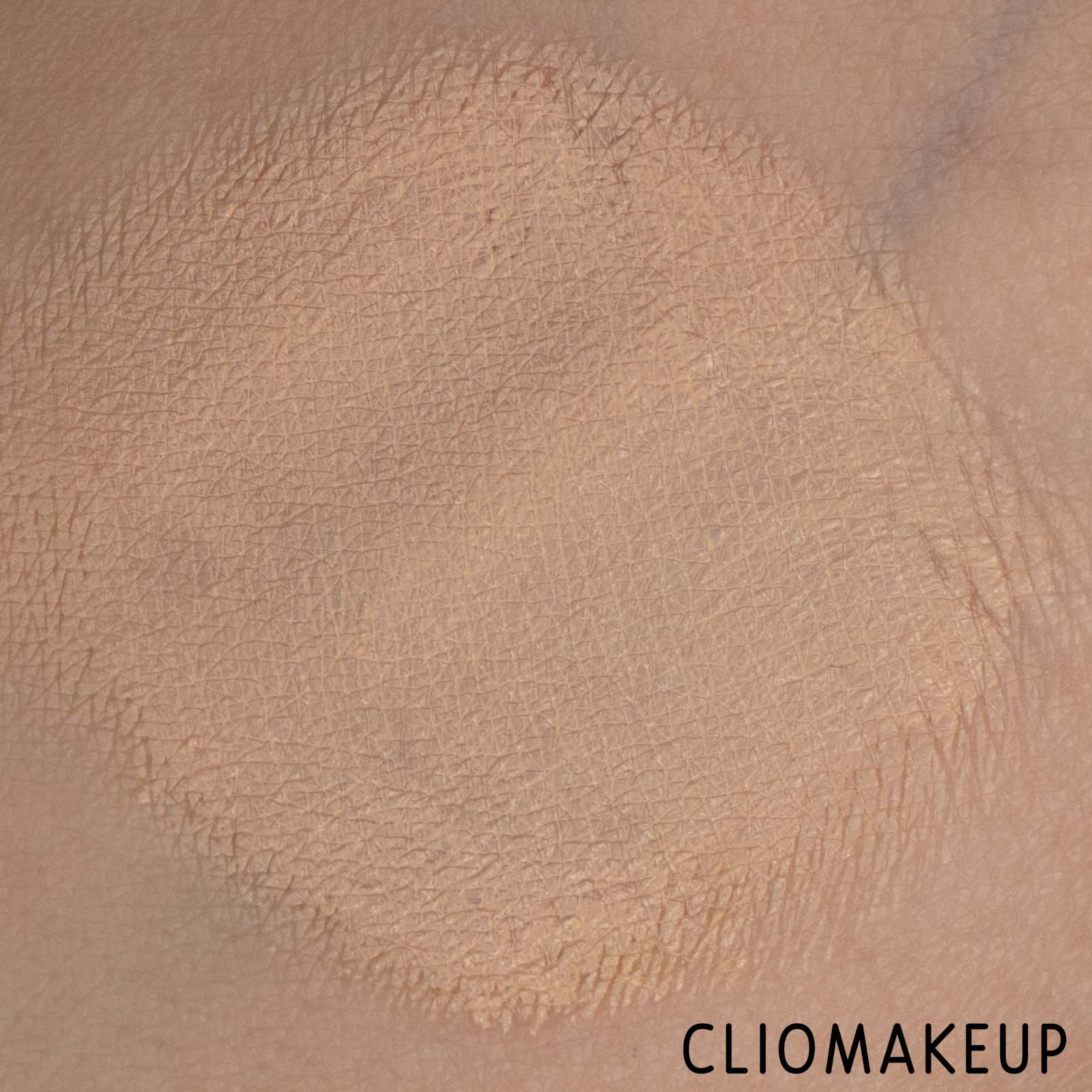 Cliomakeup-Recensione-Correttore-Tarte-Shape-Tape-Ultra-Creamy-Concealer-9