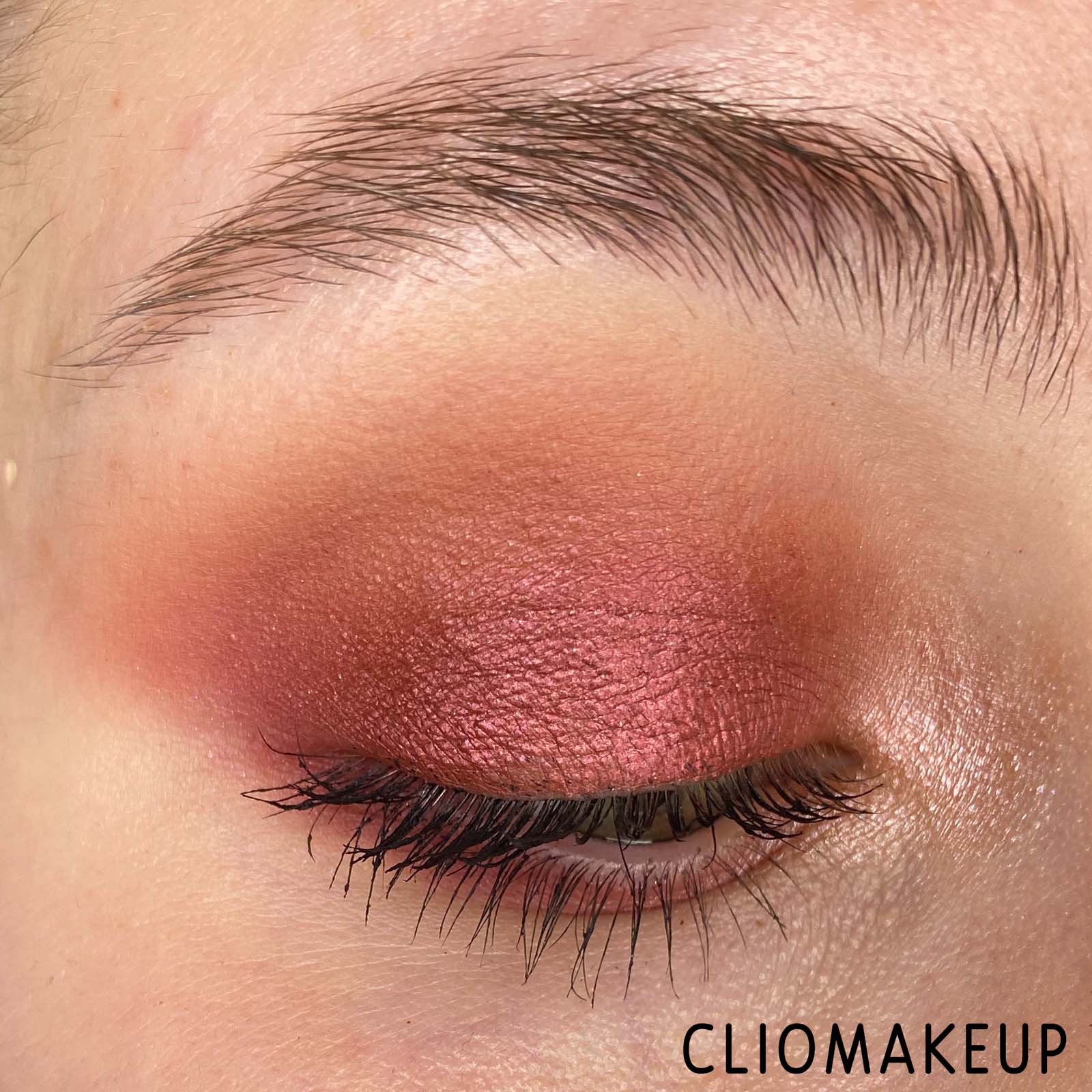 Cliomakeup-Recensione-Palette-Makeup-Revolution-Ultimate-Nudes-Dark-Shadow-Palette-12