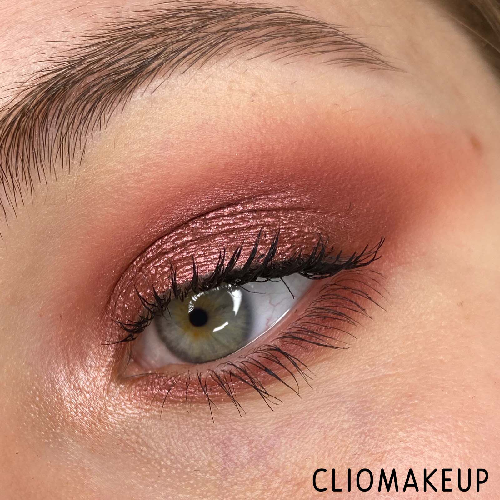 Cliomakeup-Recensione-Palette-Makeup-Revolution-Ultimate-Nudes-Dark-Shadow-Palette-14