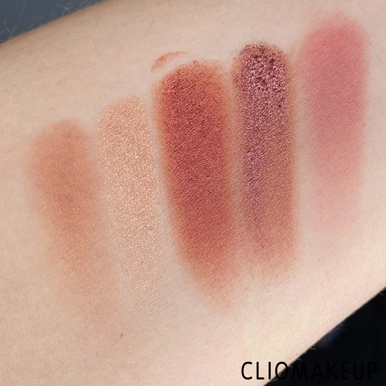Cliomakeup-Recensione-Palette-Makeup-Revolution-Ultimate-Nudes-Dark-Shadow-Palette-7