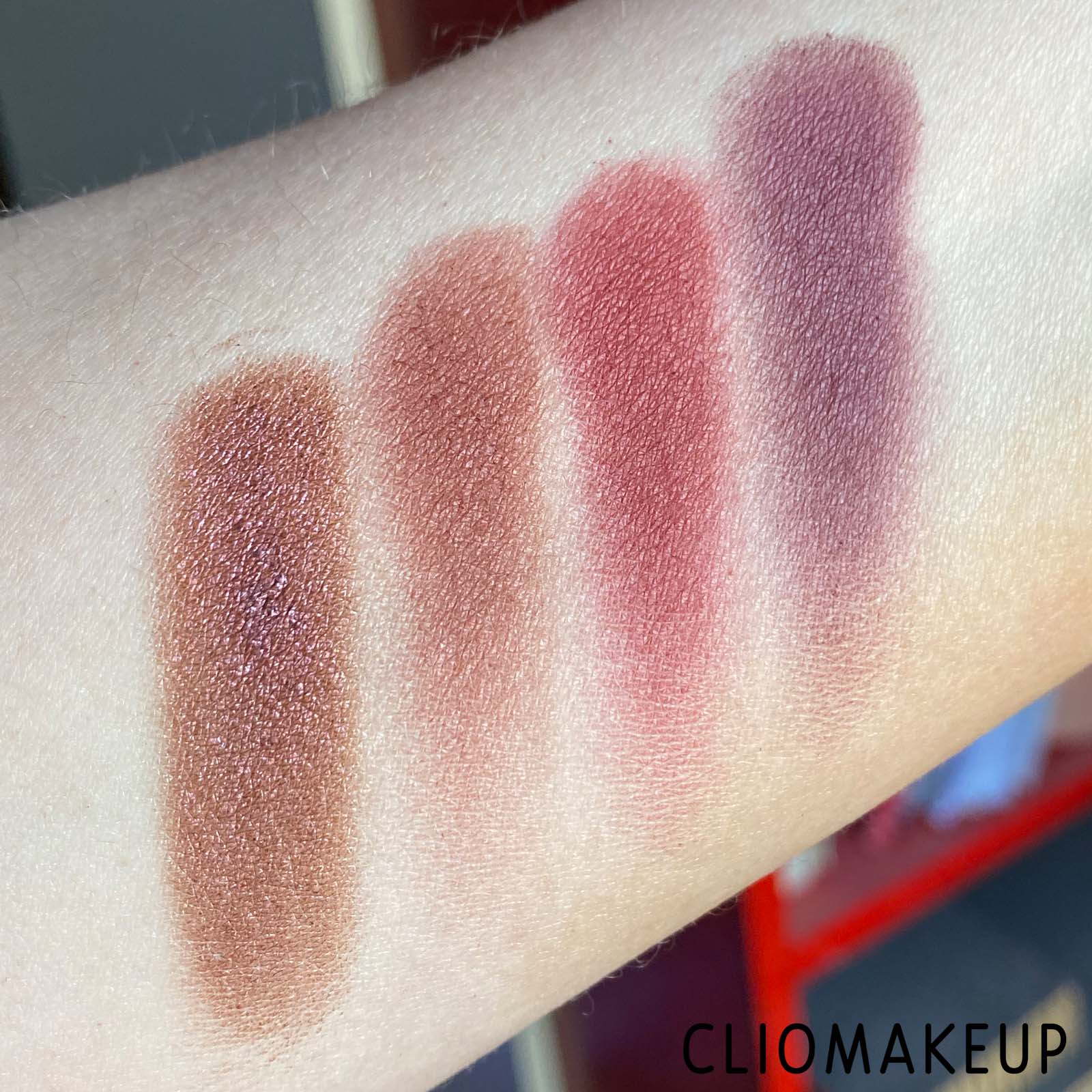Cliomakeup-Recensione-Palette-Makeup-Revolution-Ultimate-Nudes-Dark-Shadow-Palette-8