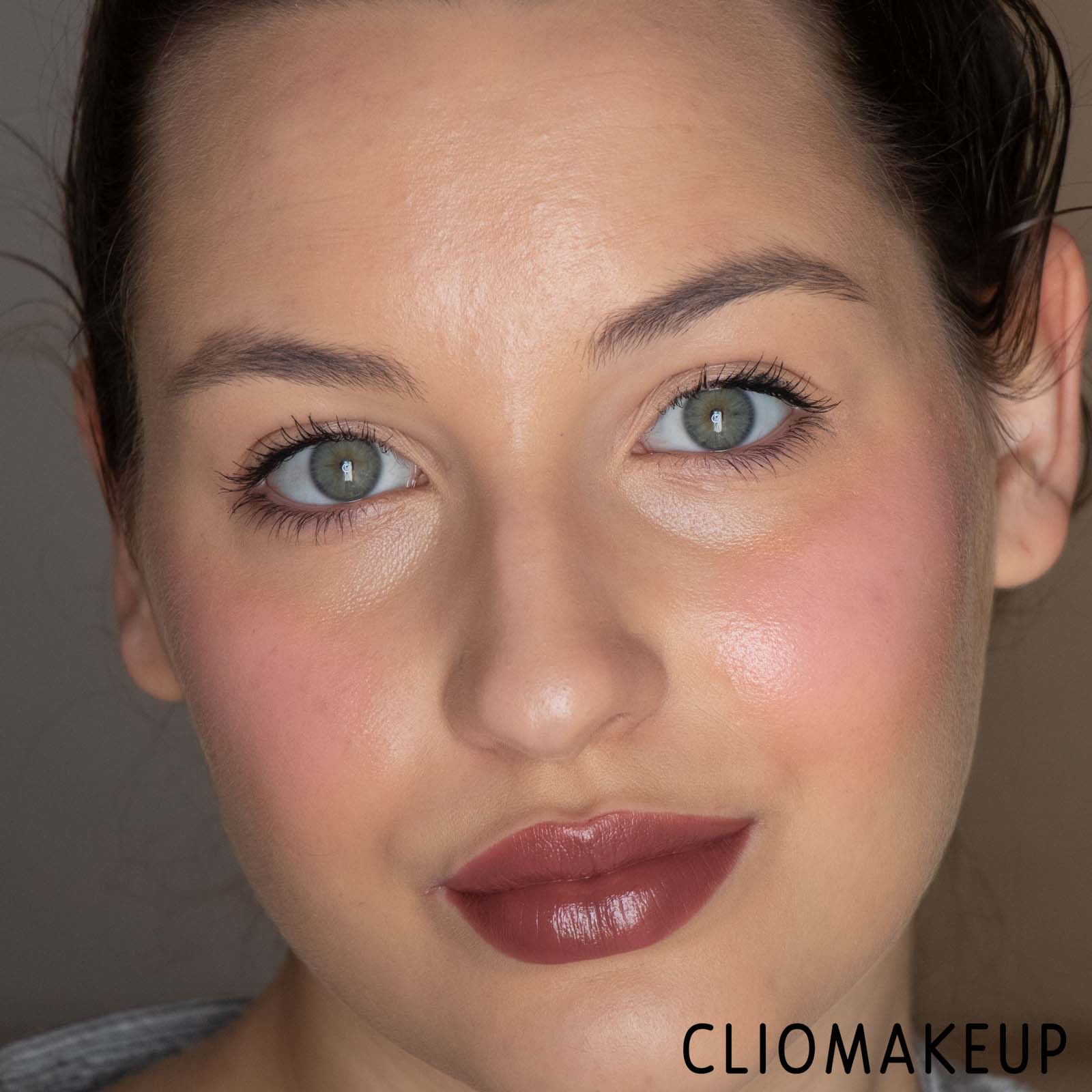 Cliomakeup-Recensione-Rossetto-Huda-Beauty-Sweet-Nudes-Power-Bullet-Cream-Glow-13