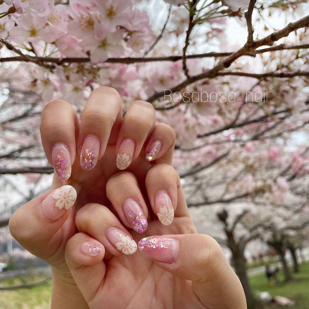 Cliomakeup-unghie-pink-sakura-fiori