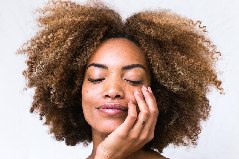 cliomakeup-capelli-lucenti-brillanti-ricci