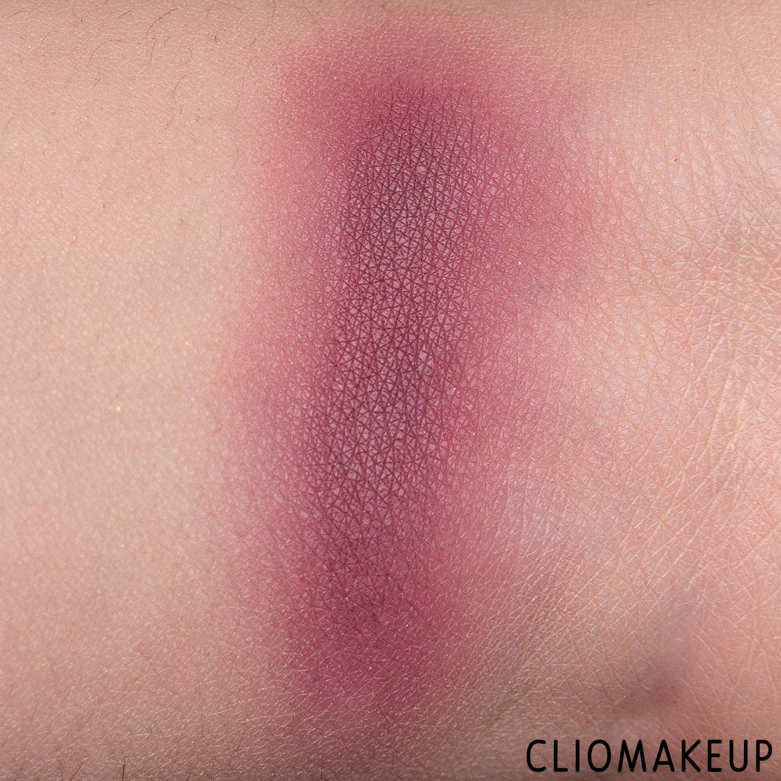 cliomakeup-recensione-ombretto-maybelline-color-strike-cream-to-powder-eyeshadow-pen-9