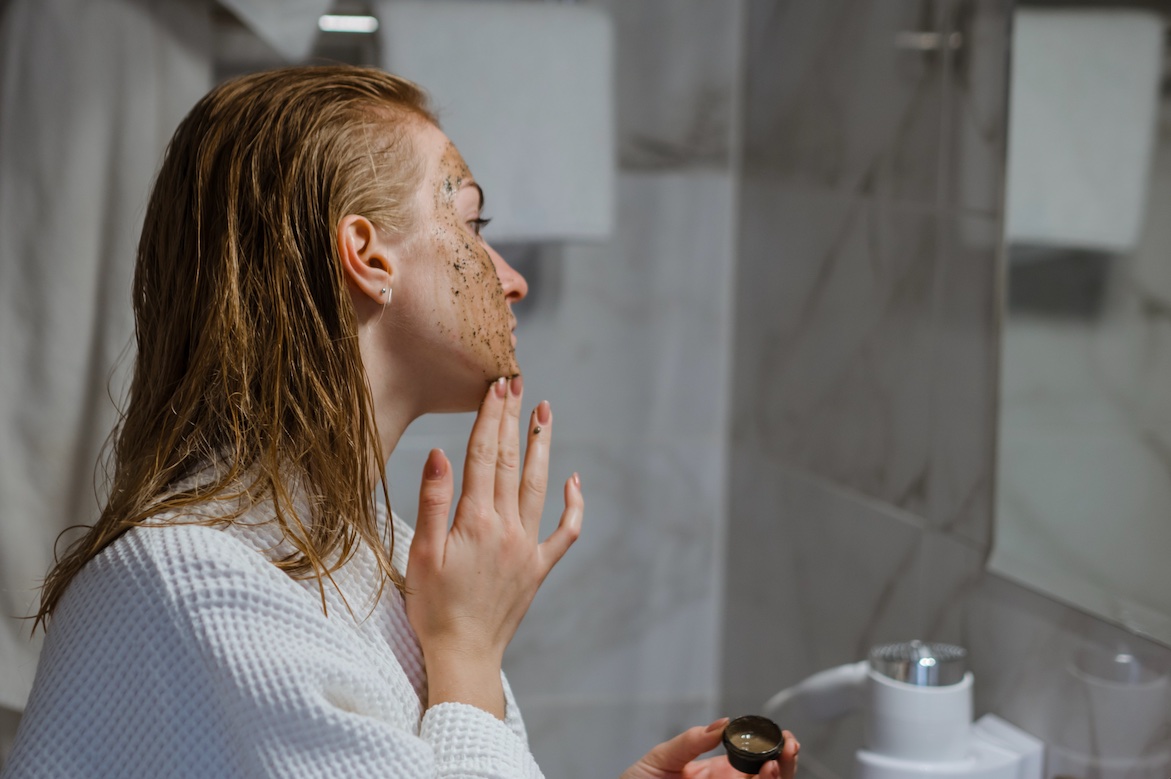 cliomakeup-skincare-sposa-scrub-viso