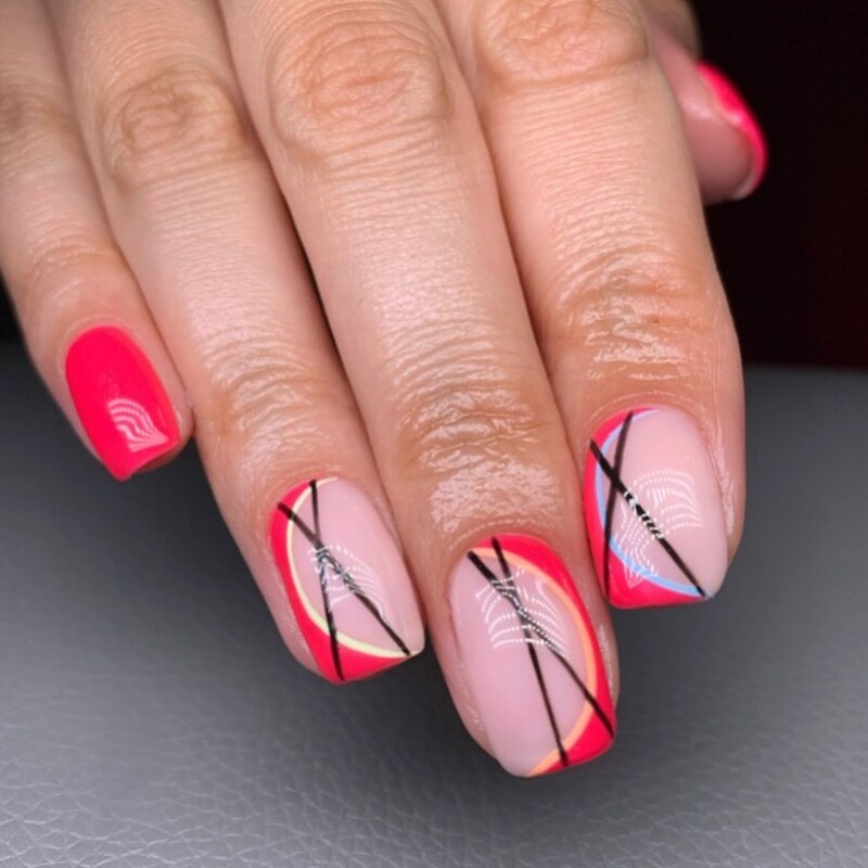 cliomakeup-abstract-nails-geometriche