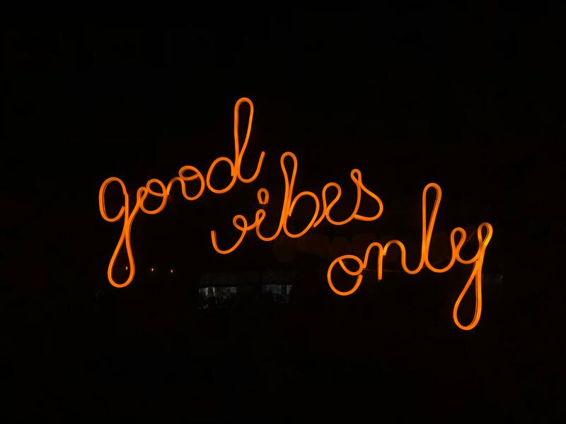 cliomakeup-toxic-positivity-good-vibes-only