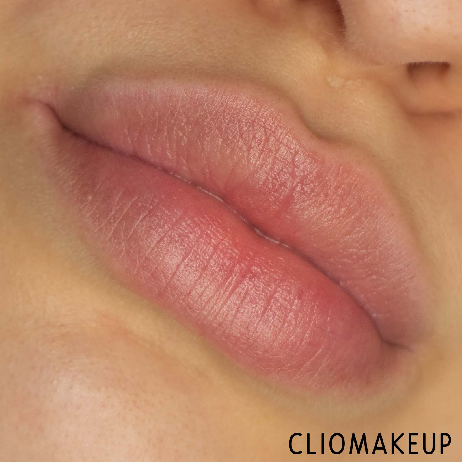 Cliomakeup-Recensione-Balsamo-Labbra-Burt’s-Bees-Beeswax-Lipbalm-10