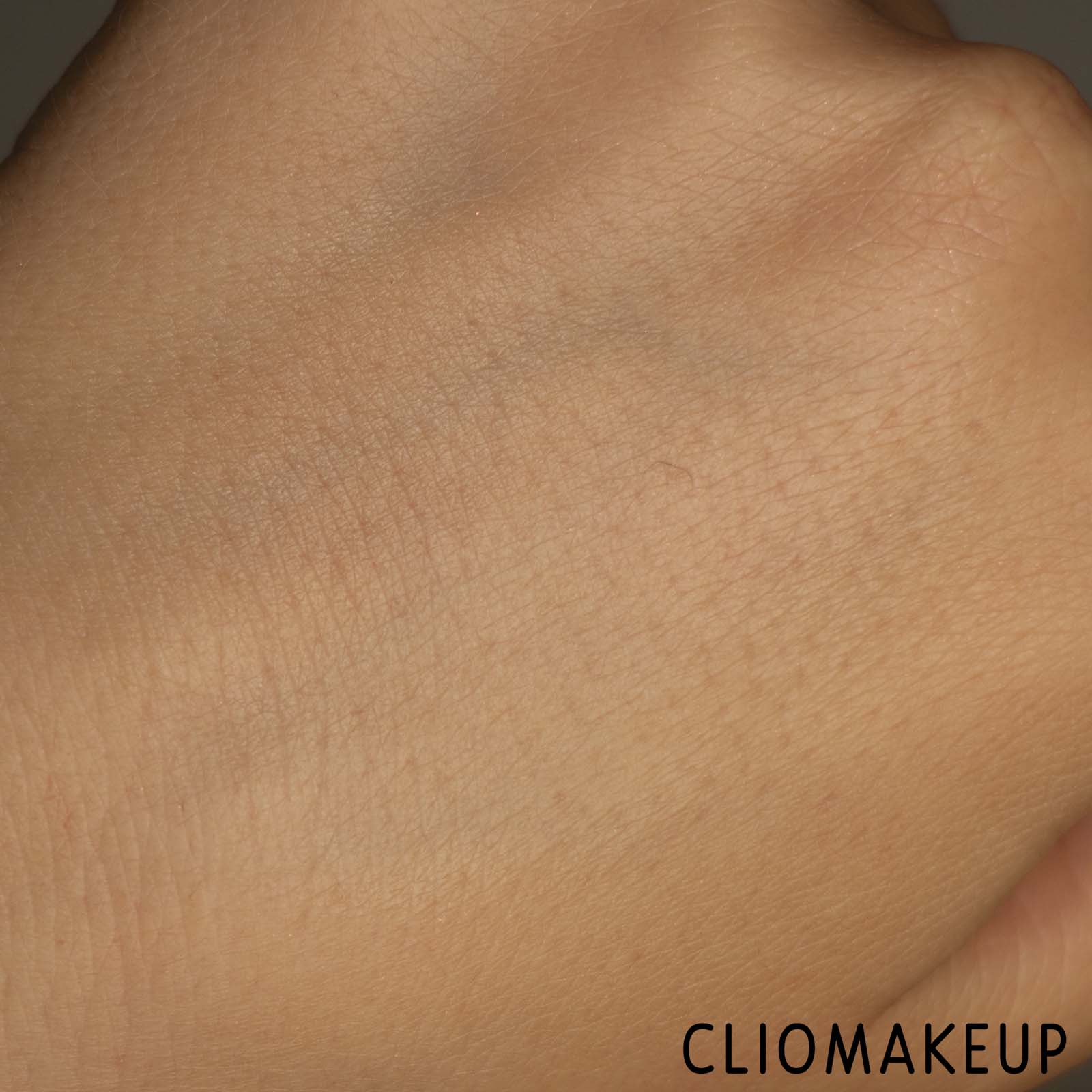 Cliomakeup-Recensione-Balsamo-Labbra-Burt’s-Bees-Beeswax-Lipbalm-6