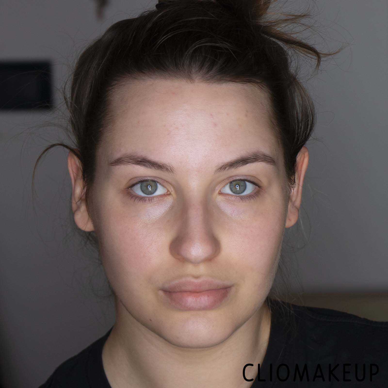 Cliomakeup-Recensione-Fondotinta-MAC-Studio-Radiance-Face-And-Body-Radiant-Sheer-Foundation-11