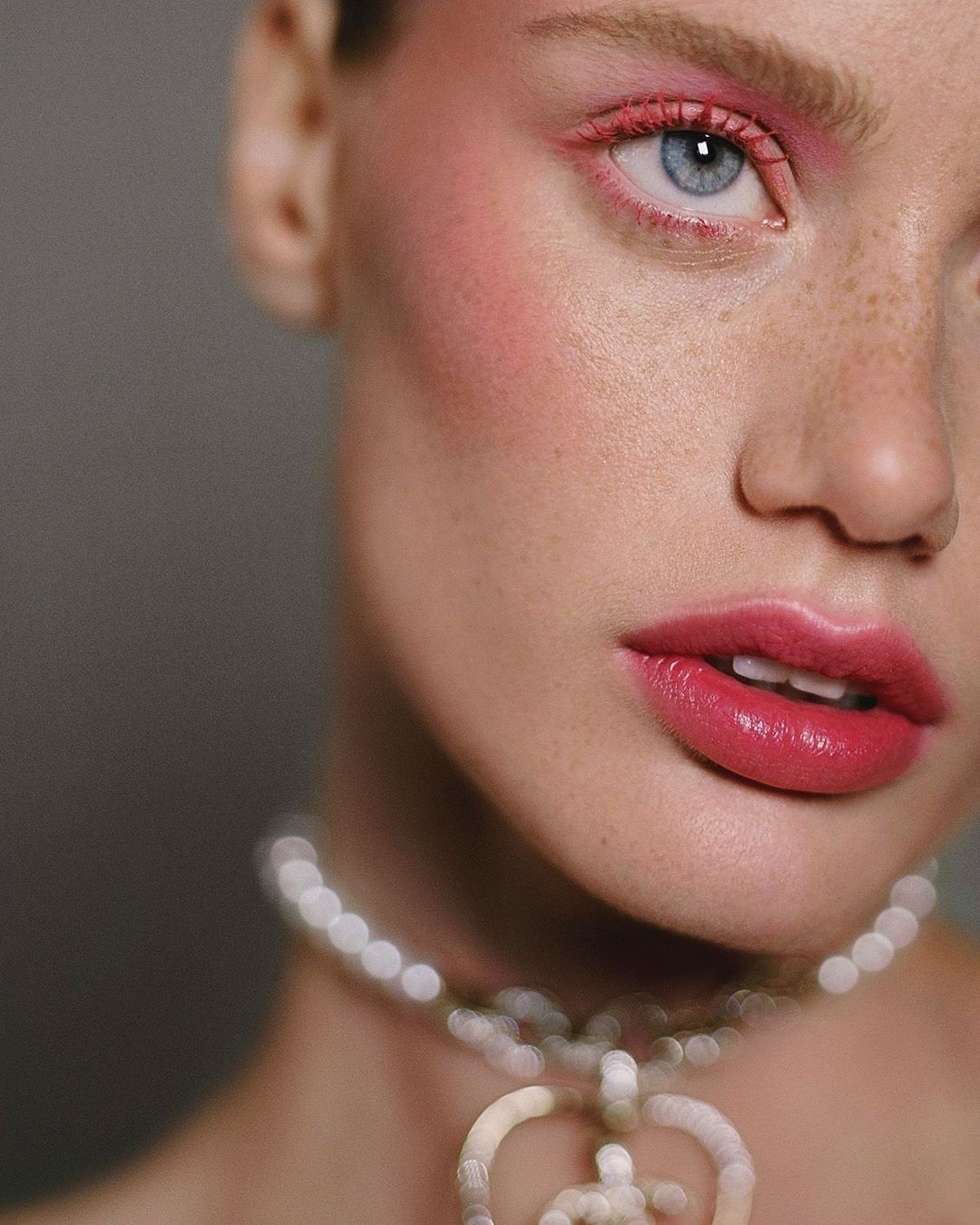 Cliomakeup-draping-blush-patidubroff